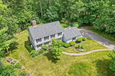 14 Thompson Ln