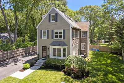 15 Blodgett Ave