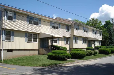 2 Green St 1