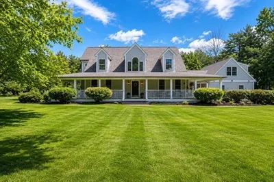 227 Eight Lots Rd 1