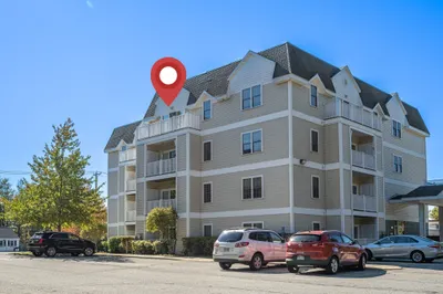 34 Burnham Rd #402 1