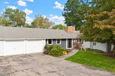 8 Bloomfield Ave 1