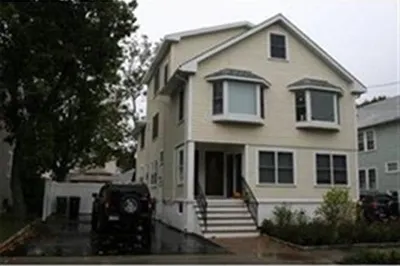 11 Oak Street