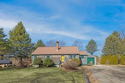 110 Middle Rd