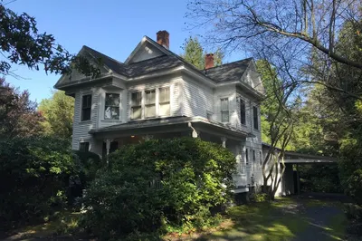 33 Gaylord St 1