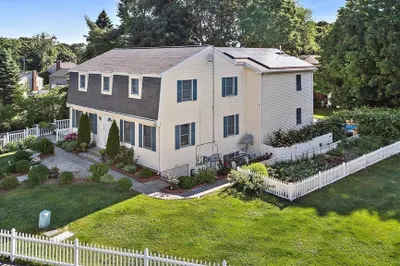 1 Woods Hill Cir 1