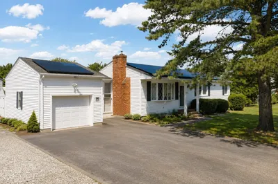 748 Warren Ave 1