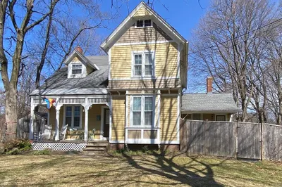 107 Shelburne Rd