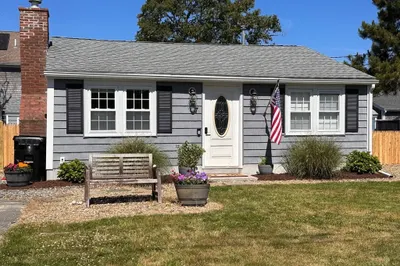 7 Bassett Ln 1