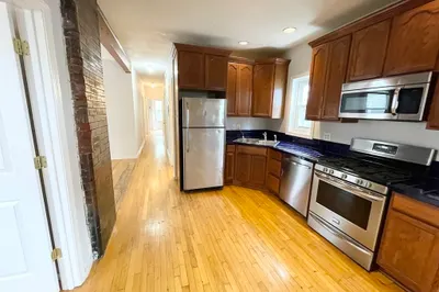 7 Iroquois Street #2 1