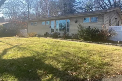 552 Dwight Rd