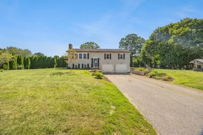 10 Gray Oaks Dr 1