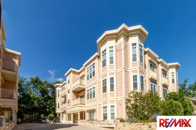 61 Bolton Street #101 1