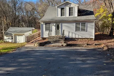 384 W Main St
