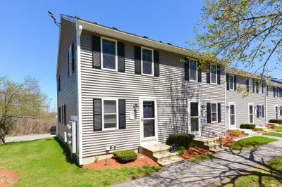 124 Olde Colonial Dr. #1 1