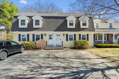 19 Meetinghouse Rd #19 1