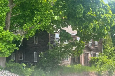201 Elm St