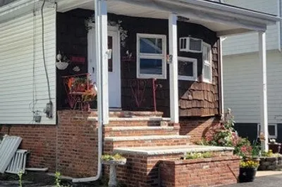 40 Avalon St 1