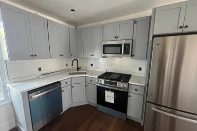 10 Hunting St #3