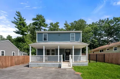 9 Beach Rd