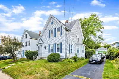 11 Paris St