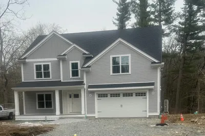28 Hallett Hill Rd