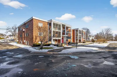 144 West St #14 1