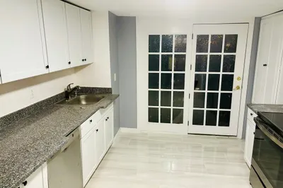 10 Beaver Street #4
