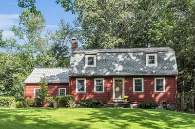 24 Whippletree Rd