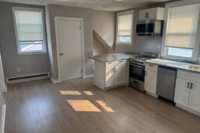 62 Greenwich St #3R