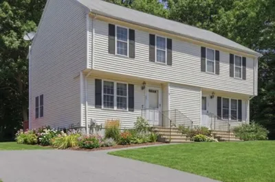 22 Sharlene Ln #22