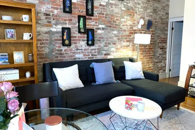 21 Temple St #5