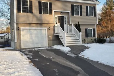 881 Old Shawsheen St 1