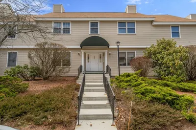 425 Main St #20A 1