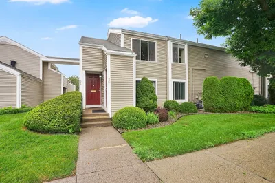 26 Nassau Dr #26