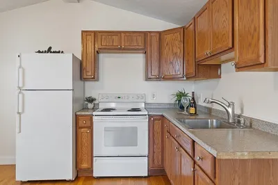 168-170 Spruce Street #7