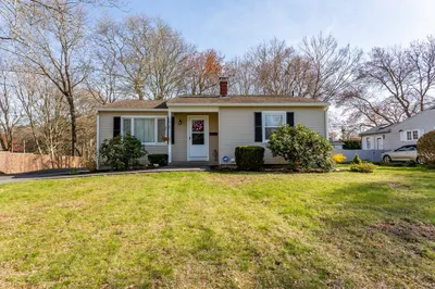 16 Holly Tree Lane 1