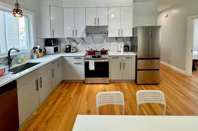 190 Hillside Street #2