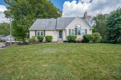 16 Herricks Ln 1