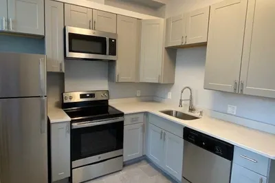 23 Newton St #1