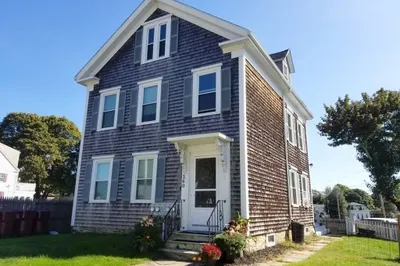 360 Centre St 1