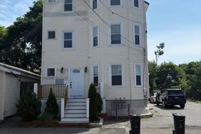 832 Montello St #3 1