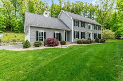 45 Windsor Ln