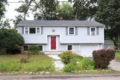 3 E Edgewater Dr 1