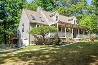 6 Mellen Street 1