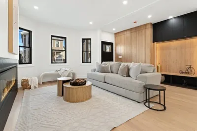 10 Bartlett St #1