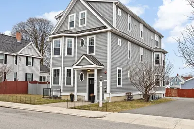 22 Chickatawbut St #1 1
