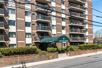 10 Williams Street #77