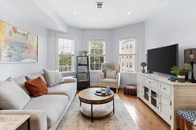 7 Rowell St #1