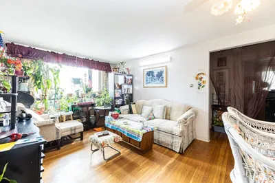 186 Lexington St #8 1